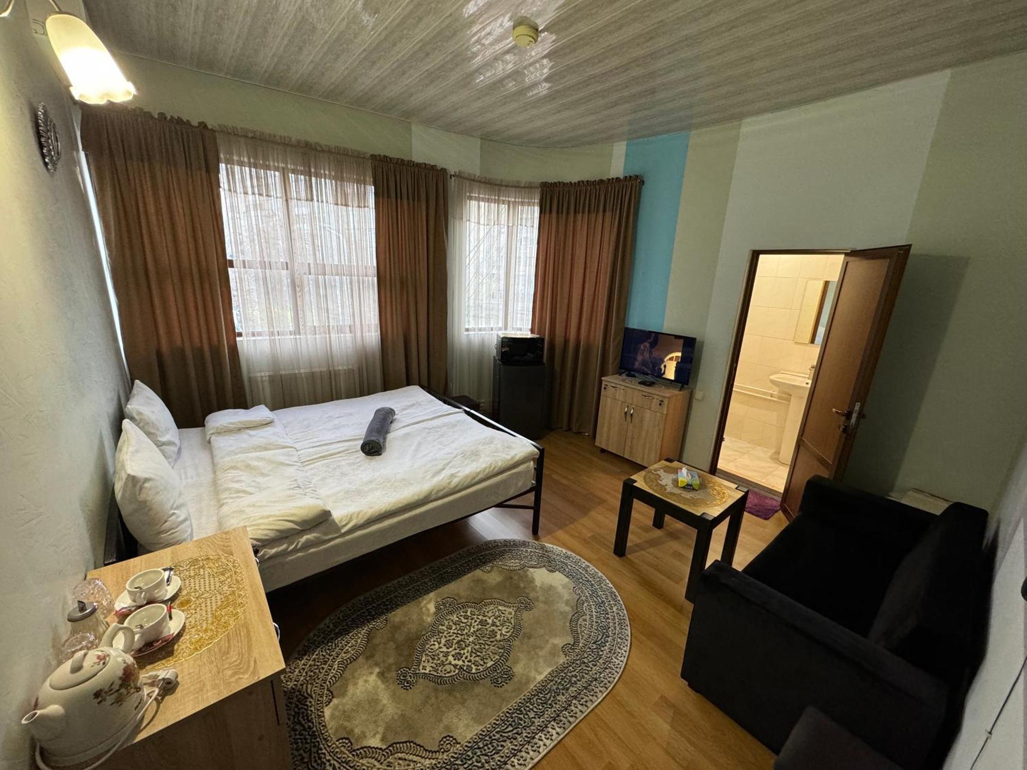Alem Hotel Yerevan Exterior photo