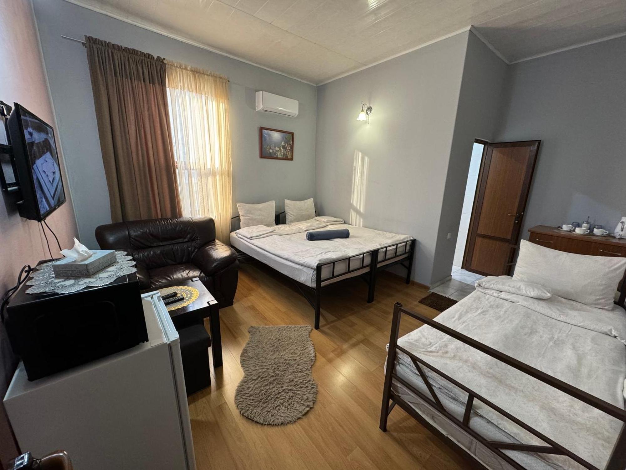 Alem Hotel Yerevan Exterior photo